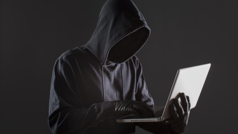 S-Pankin tutkimus: suomalaiset luottavat digiosaamiseensa – yli puolet on joutunut huijausyrityksen kohteeksi